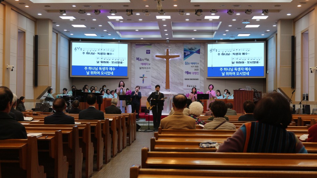 디자인과 최상급 품질을 제공하는 컬럼 어레이 스피커계의 리더 Fohhn Audio